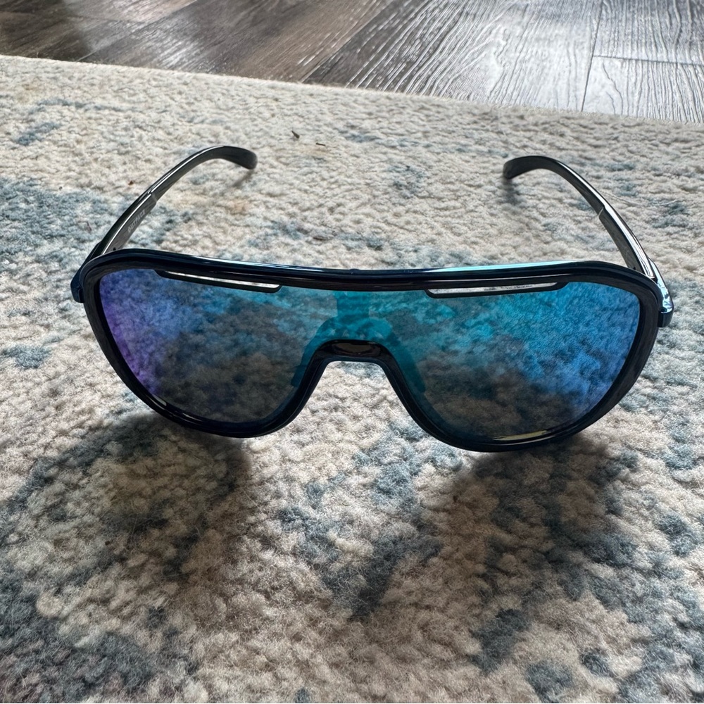 Oakley Outpace Sunglasses